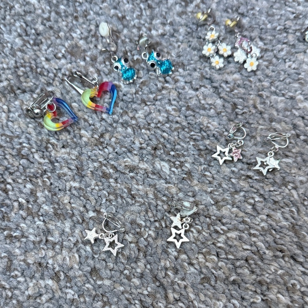 10 pairs of girls clip on earrings